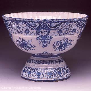 Punch bowl painted in the Dutch-style