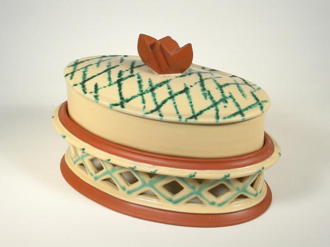Cream Butter Dish with Green Net Pattern
