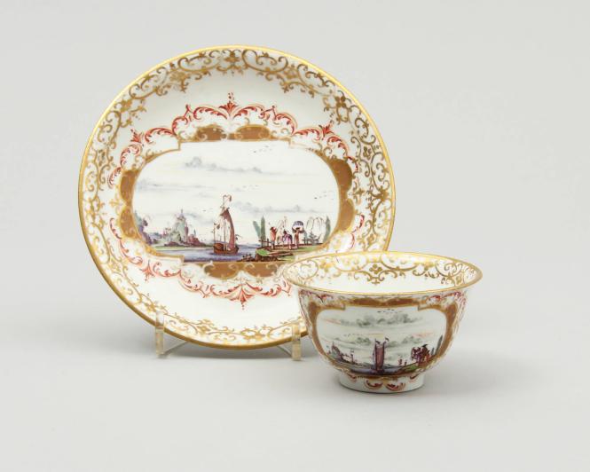 Teabowl and sacuer with landscapes