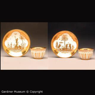Pair of Teabowls and saucers with chinoiseries