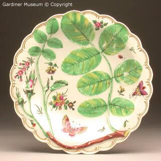 Dessert dish with moulded 'Blind Earl' pattern