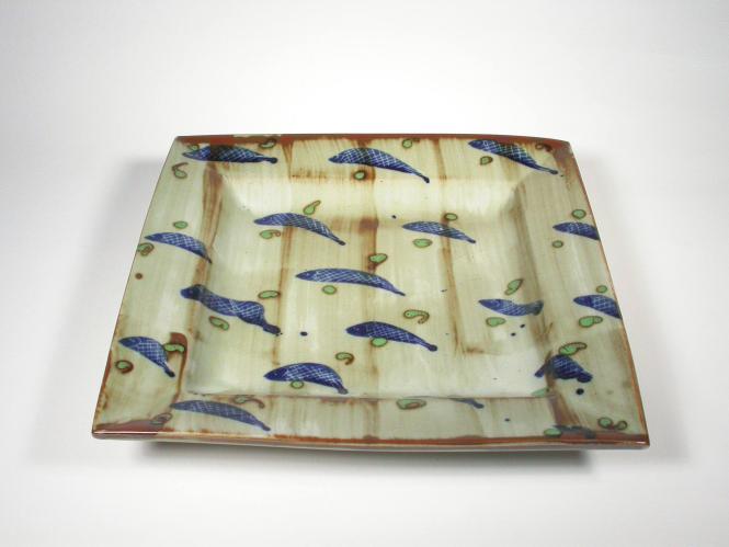 Square plate with fish and dots