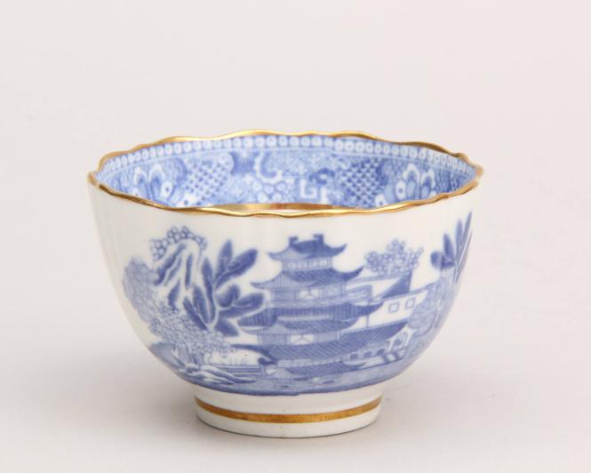 Teabowl, printed with "Broseley" pattern in underglaze blue