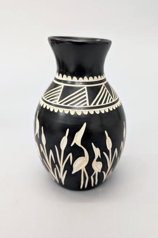 Heron clan vase