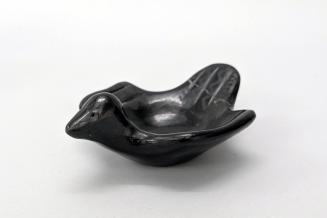 Bird-shaped dish