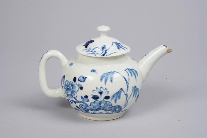Teapot with Floral Decoration