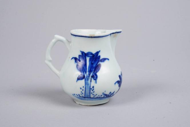 Jug with Banana Tree Stork and Fence Pattern