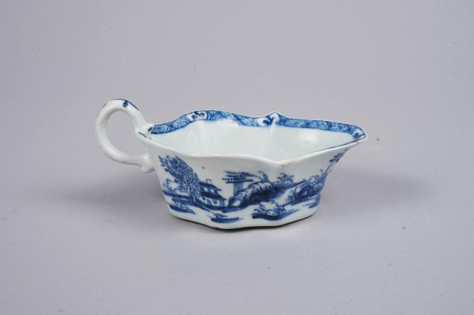 Sauceboat with Desirable Residence Pattern