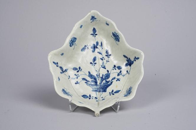 Leaf-shaped Dish