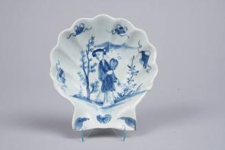 Shell-shaped Pickle Dish with Lady with a Fan