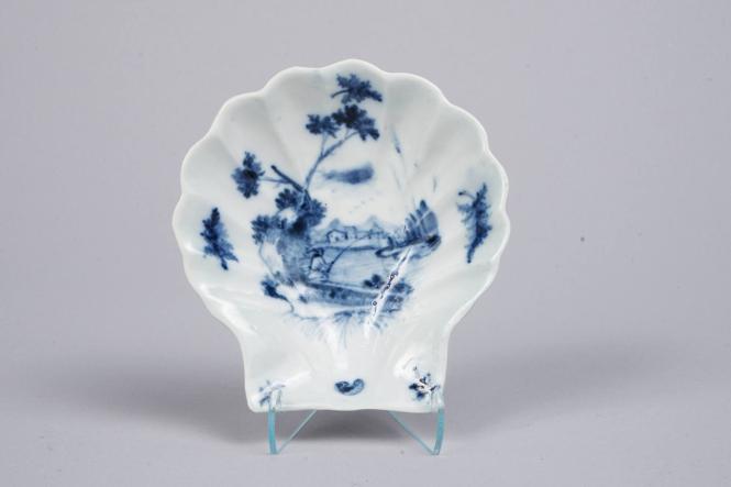 Shell-shaped Pickle Dish with English Landscape