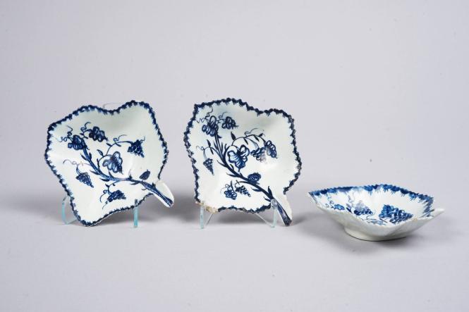 Set of Three Leaf-shaped Pickle Dish