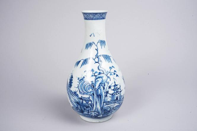 Guglet with Chinese Landscape and Boat Scene