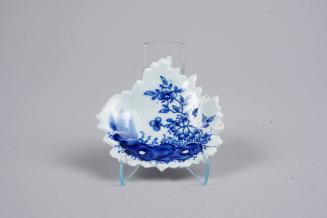 Leaf-shaped Pickle Dish with Floral Decoration