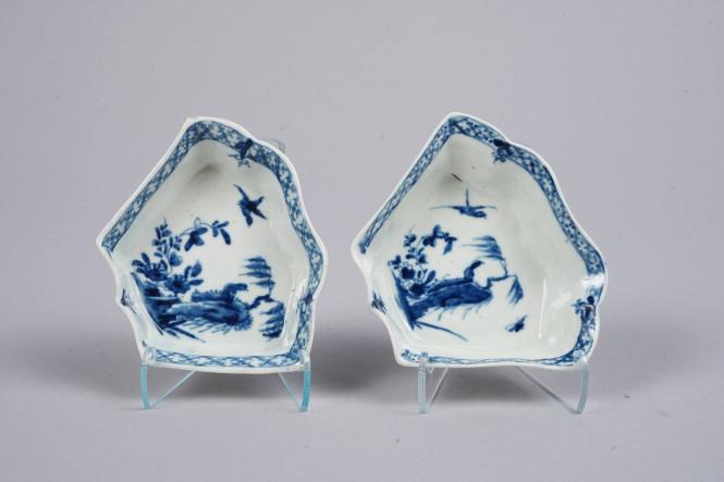 Pair of Hors d'Oeuvres Centre Dishes