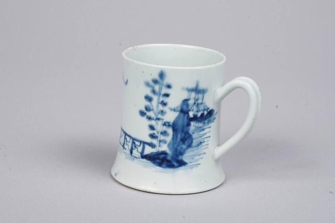 Mug with Crescent Moon Pattern
