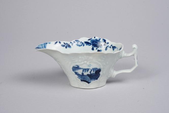 Sauceboat with Boatman Pattern