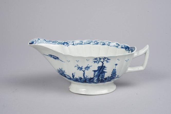 Sauceboat with Fringed Tree Pattern