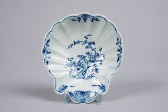 Shell-shaped Dish with Two Peony Rock Bird Pattern