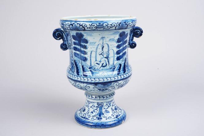 Vase with Cherub in Fountain