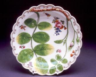 Dessert dish with moulded "Blind Earl" pattern