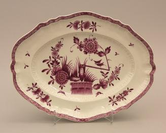 Oval platter with "Chrysanthemenemuster"